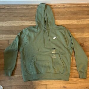 NWT Nike Sportswear Club Fleece Sweatshirt, Green, Size Large